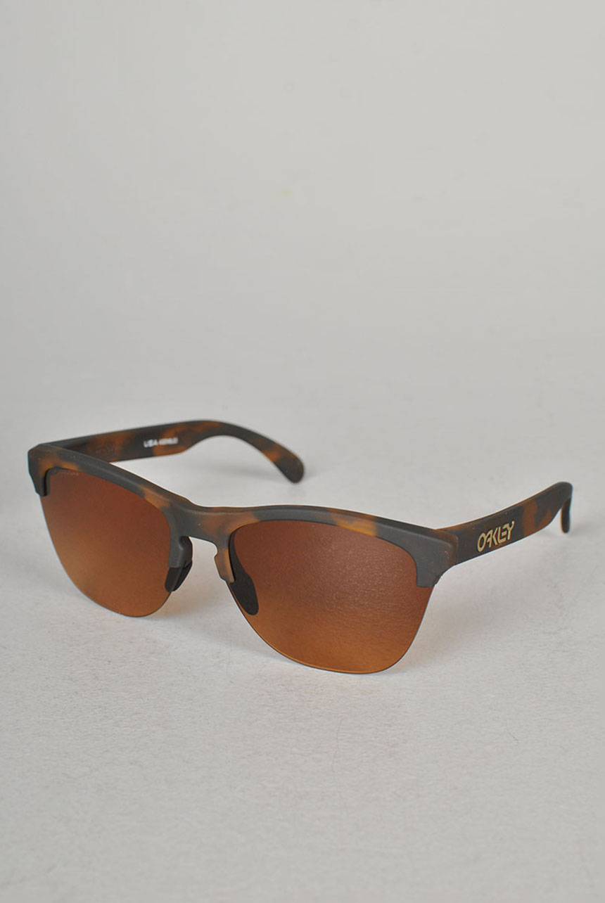Frogskins Lite, Prizm Brown Gradient | One Size | Matte Brown